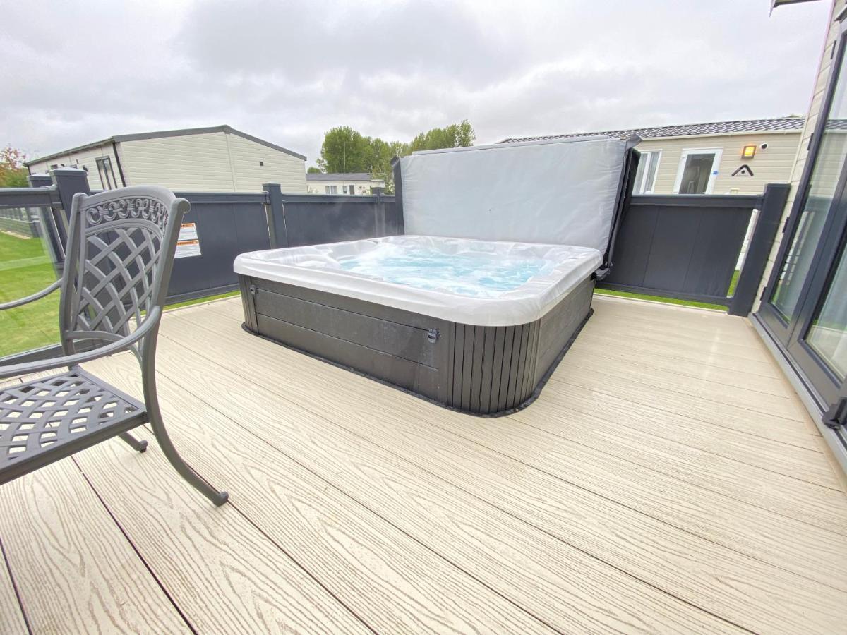Wildflower, Premium Plus Hot Tub Lodge Саут-Керні Екстер'єр фото
