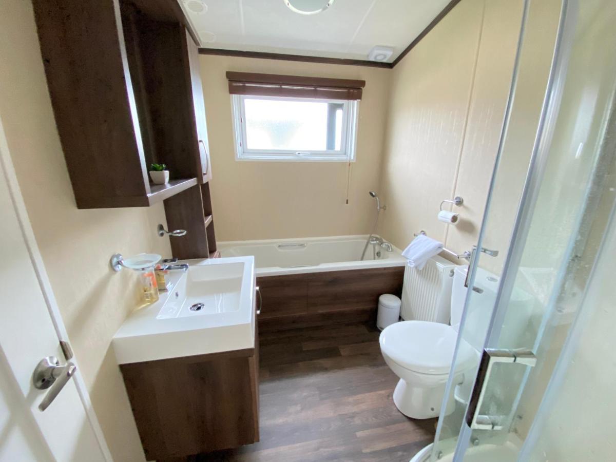 Wildflower, Premium Plus Hot Tub Lodge Саут-Керні Екстер'єр фото